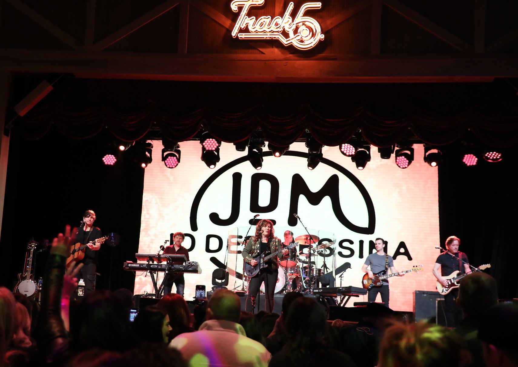 Jo Dee Messina